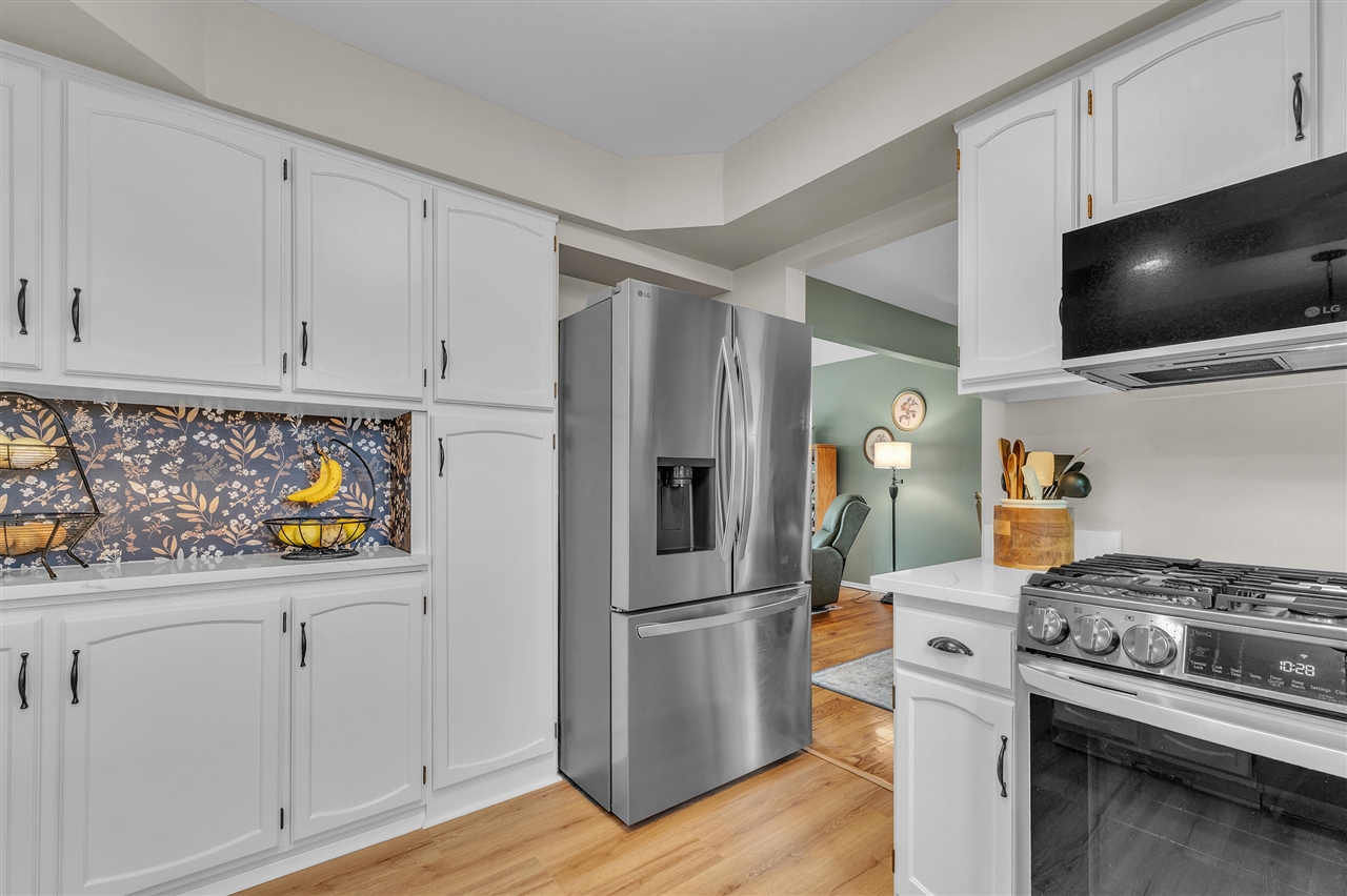 7533 Hillsboro Drive, Canton, MI, 48187-2205