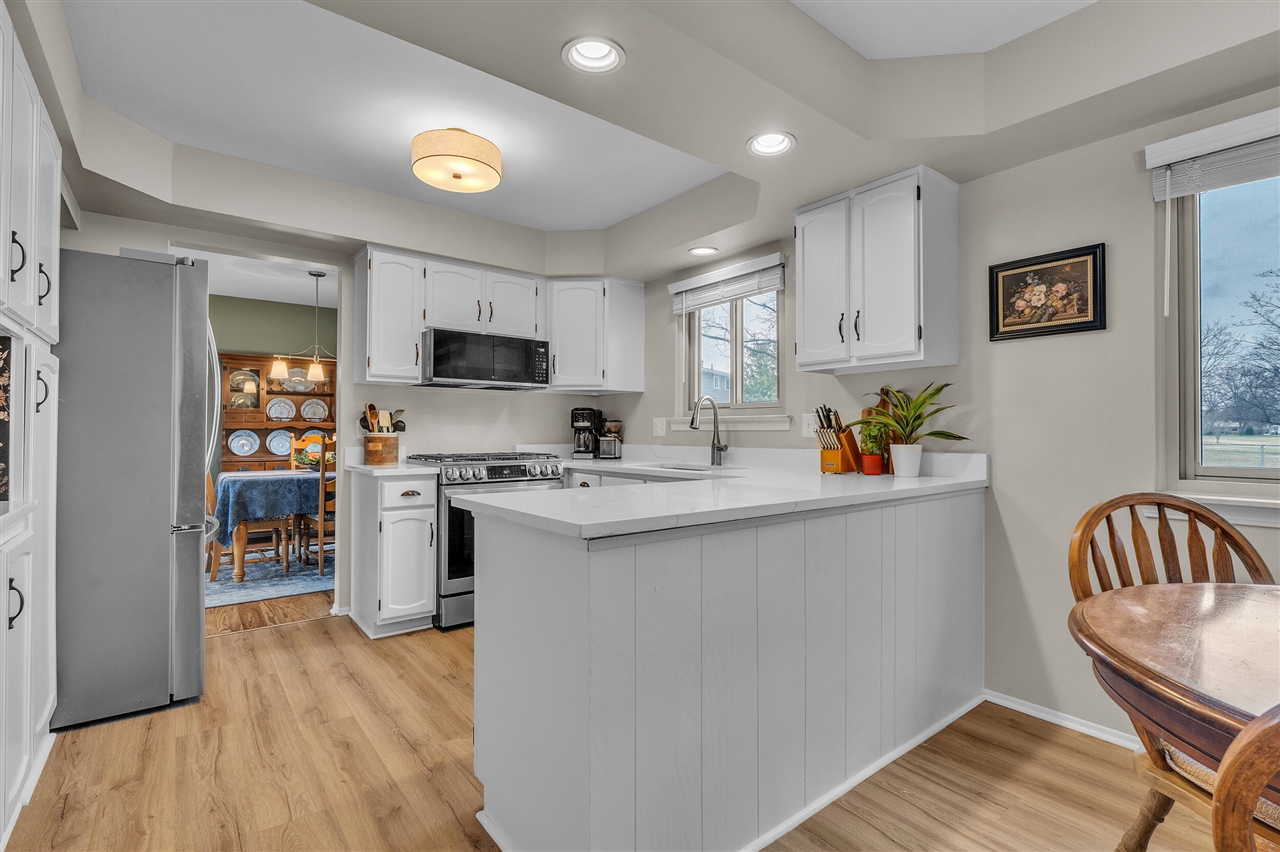 7533 Hillsboro Drive, Canton, MI, 48187-2205