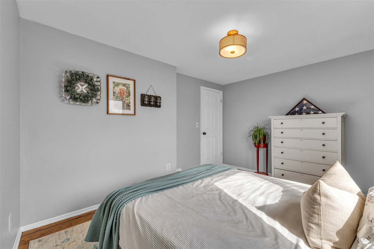 7533 Hillsboro Drive, Canton, MI, 48187-2205