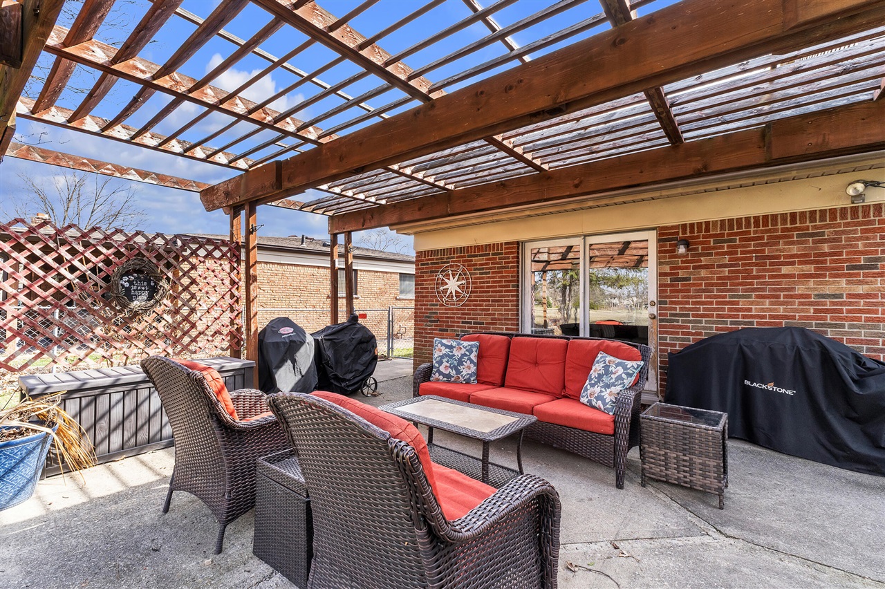 7533 Hillsboro Drive, Canton, MI, 48187-2205