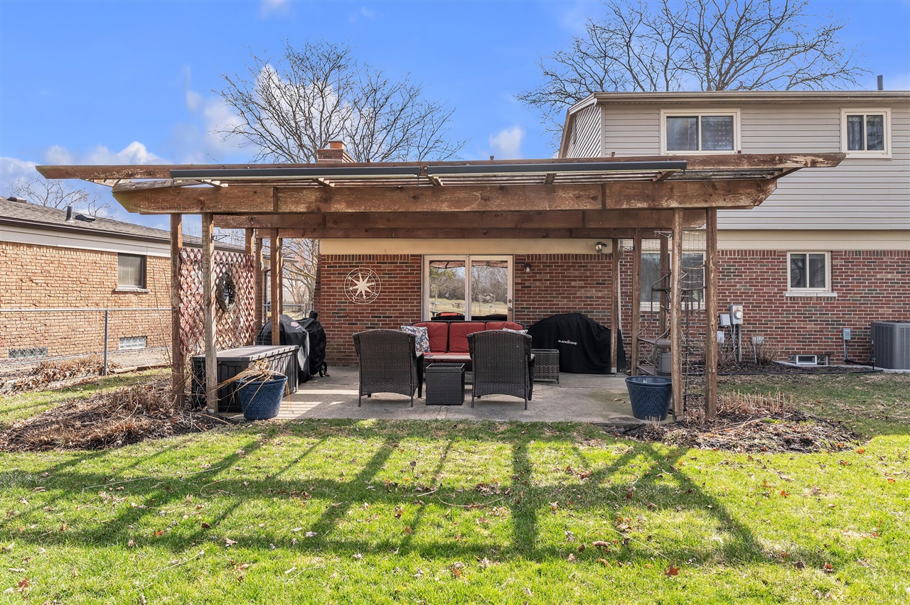 7533 Hillsboro Drive, Canton, MI, 48187-2205