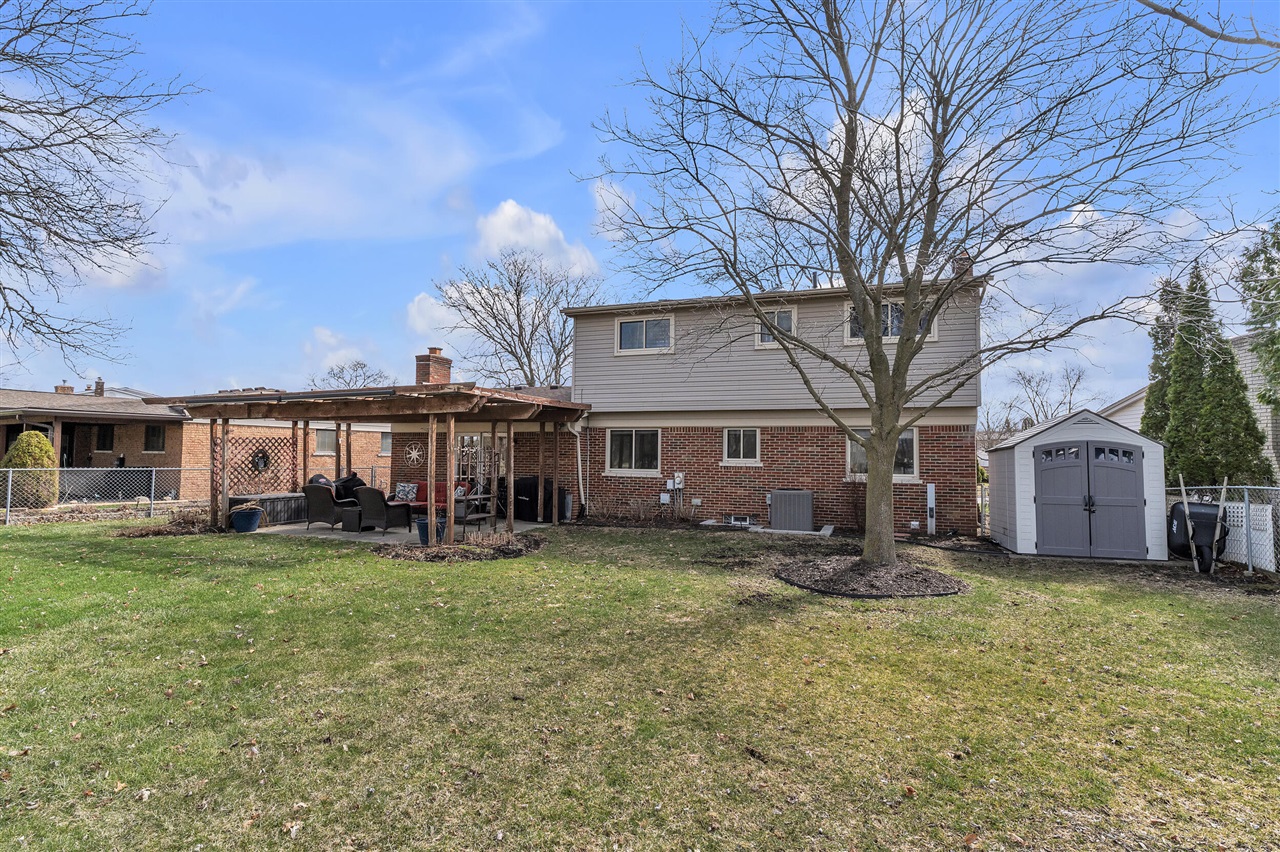 7533 Hillsboro Drive, Canton, MI, 48187-2205