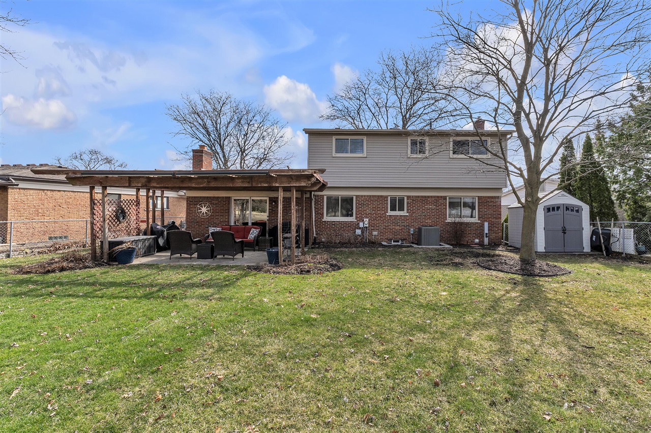 7533 Hillsboro Drive, Canton, MI, 48187-2205