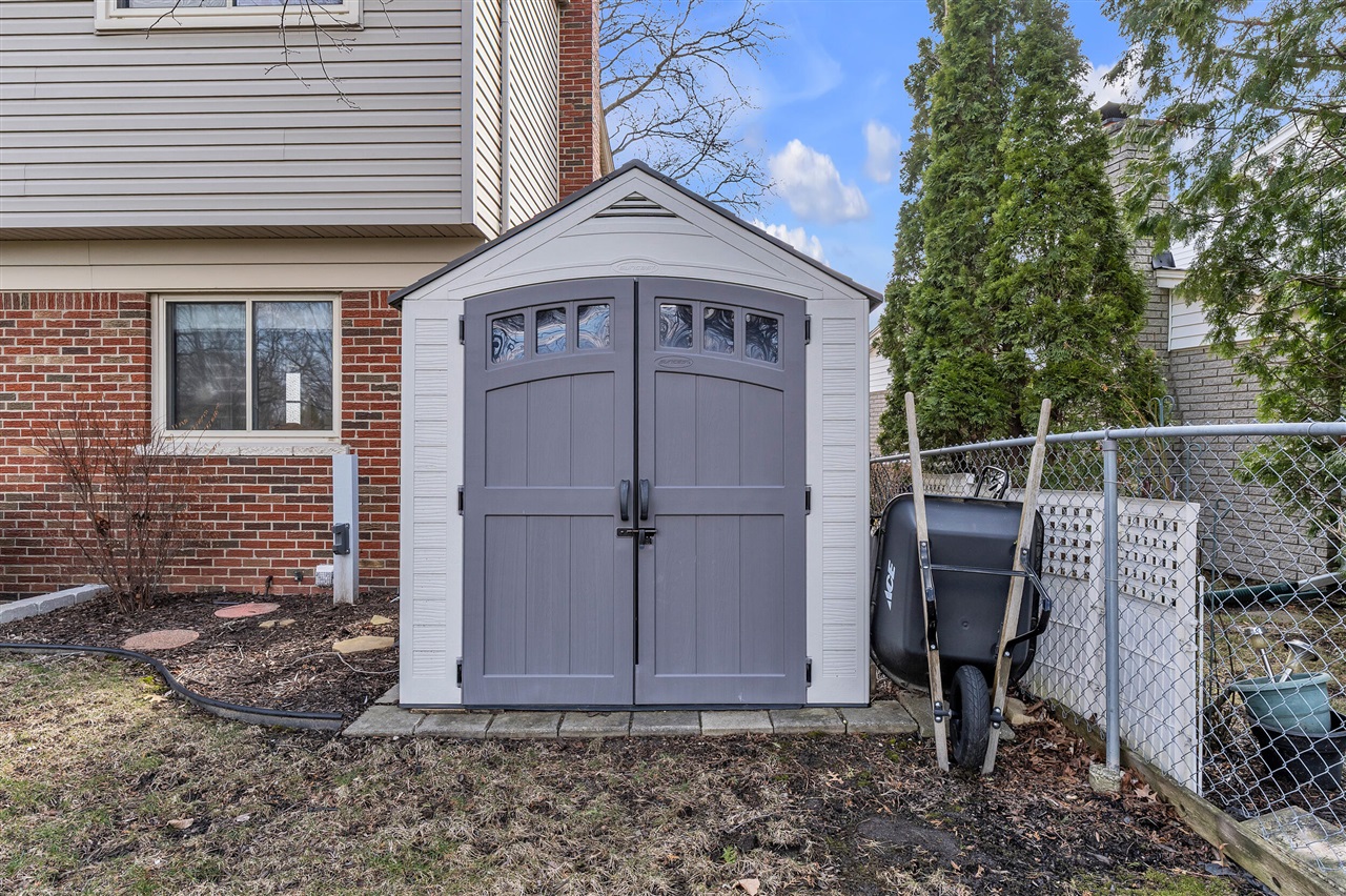 7533 Hillsboro Drive, Canton, MI, 48187-2205