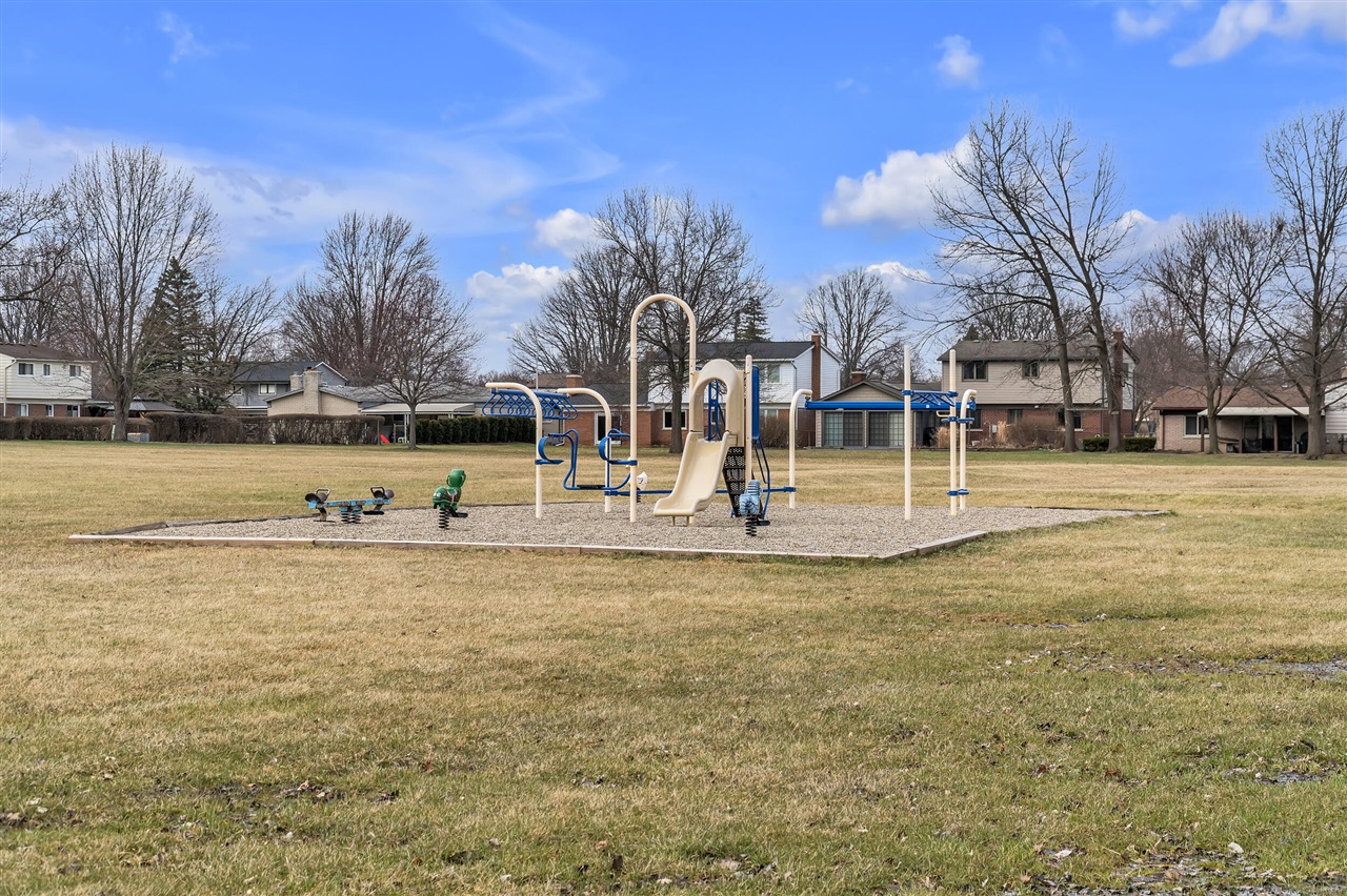 7533 Hillsboro Drive, Canton, MI, 48187-2205