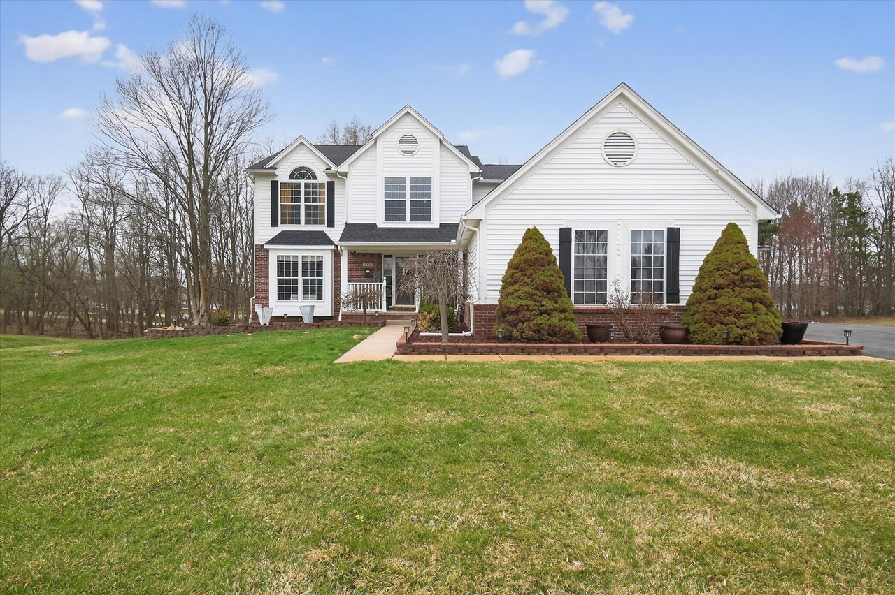 7233 N Lake Orchard Drive, Gregory, MI, 48137-9768