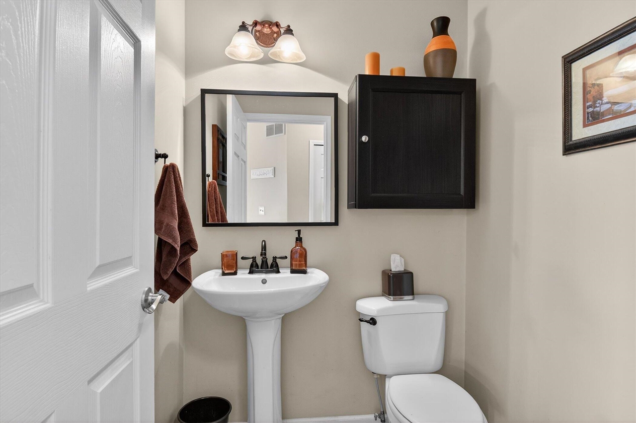 7233 N Lake Orchard Drive, Gregory, MI, 48137-9768