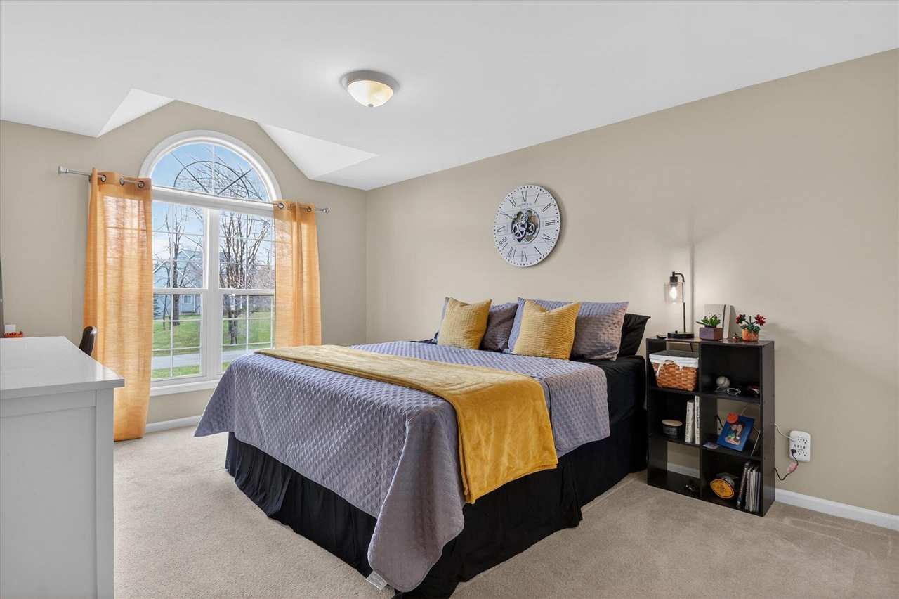 7233 N Lake Orchard Drive, Gregory, MI, 48137-9768