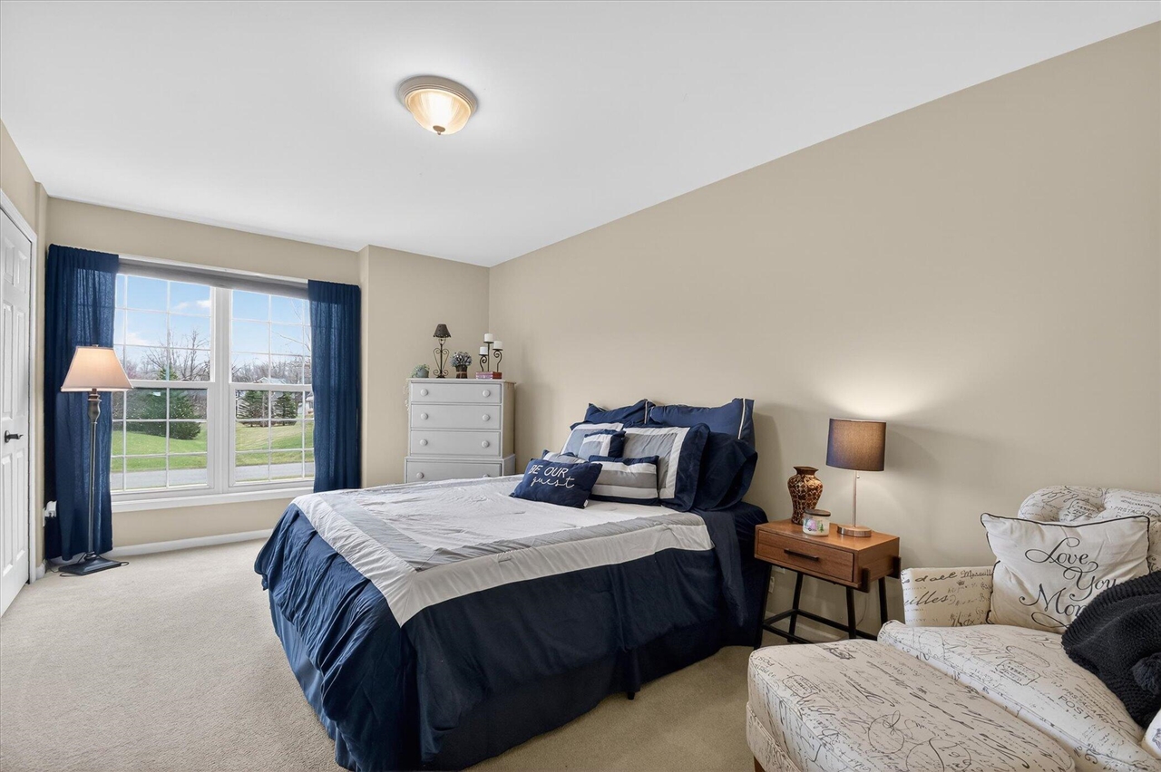 7233 N Lake Orchard Drive, Gregory, MI, 48137-9768