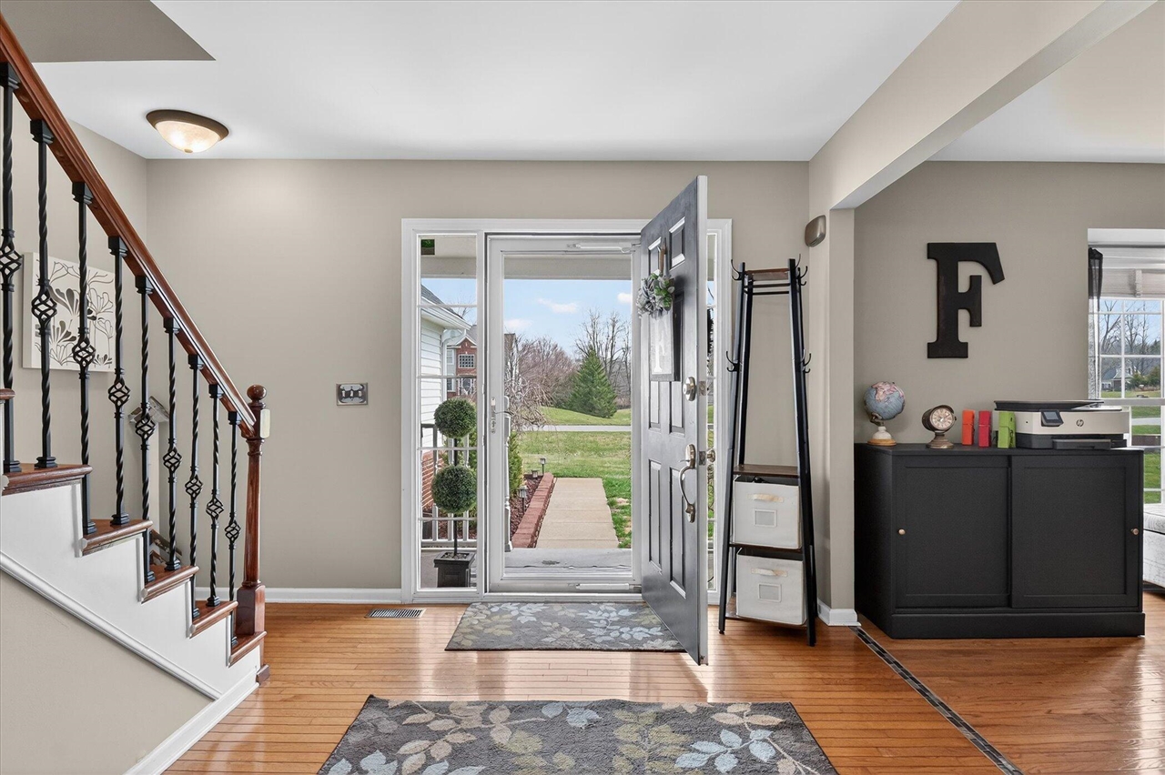 7233 N Lake Orchard Drive, Gregory, MI, 48137-9768