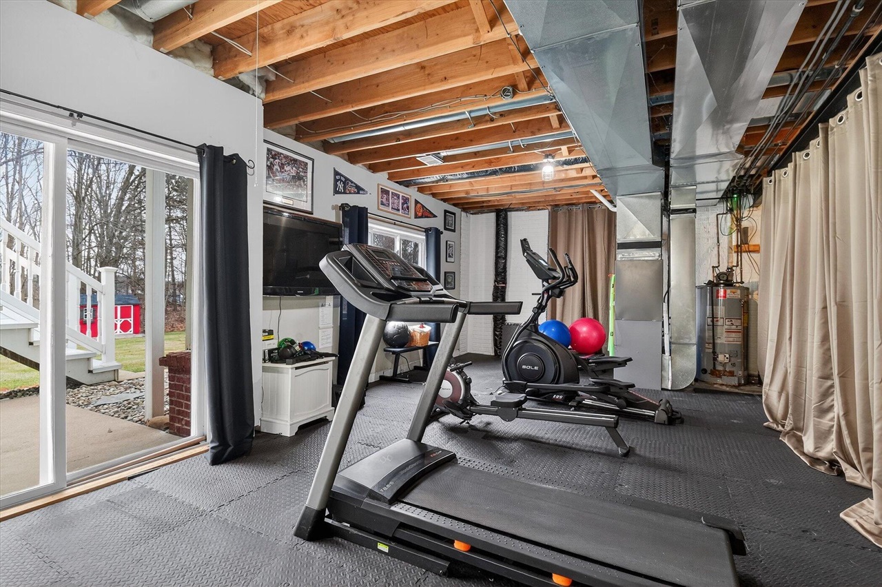 7233 N Lake Orchard Drive, Gregory, MI, 48137-9768