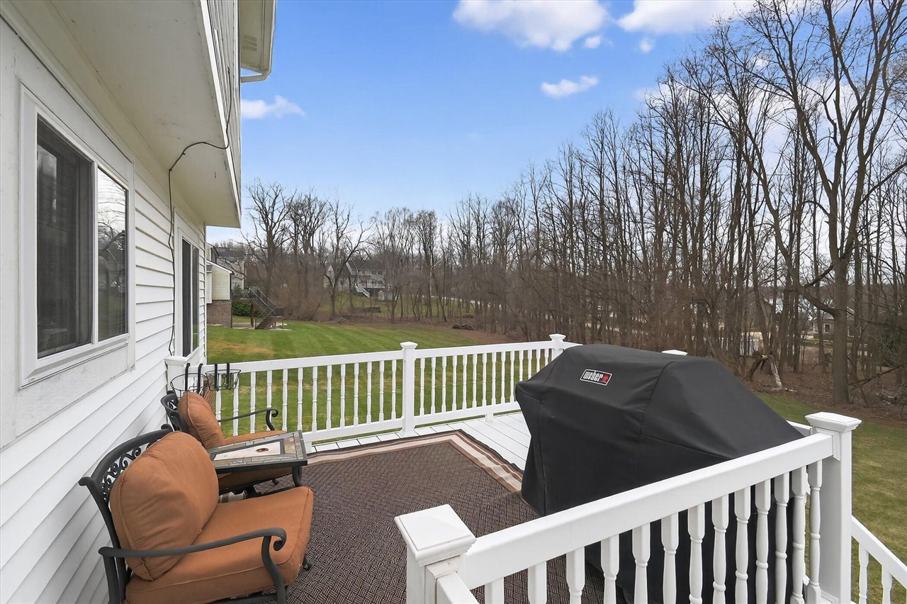 7233 N Lake Orchard Drive, Gregory, MI, 48137-9768