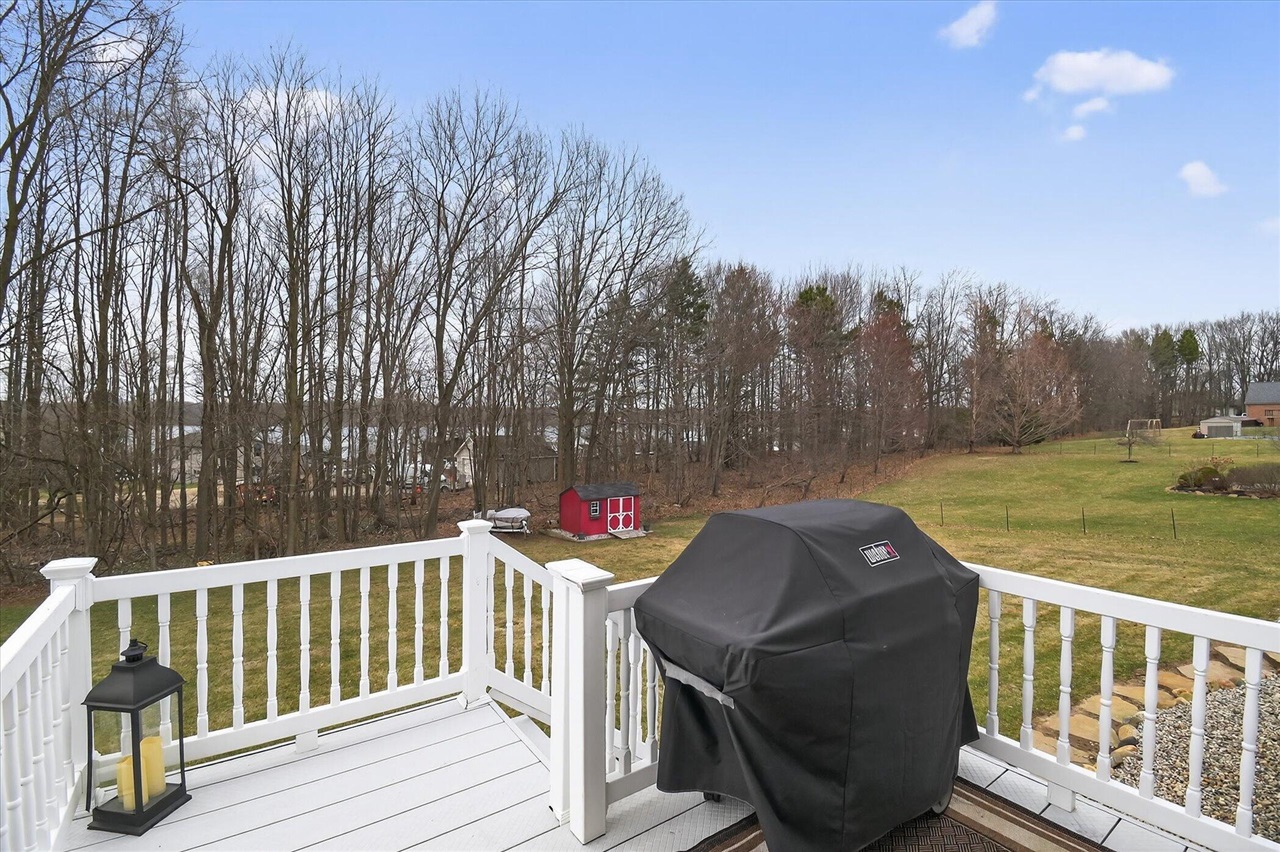 7233 N Lake Orchard Drive, Gregory, MI, 48137-9768