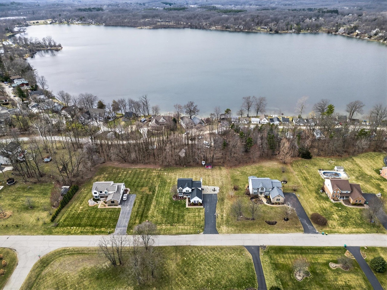 7233 N Lake Orchard Drive, Gregory, MI, 48137-9768