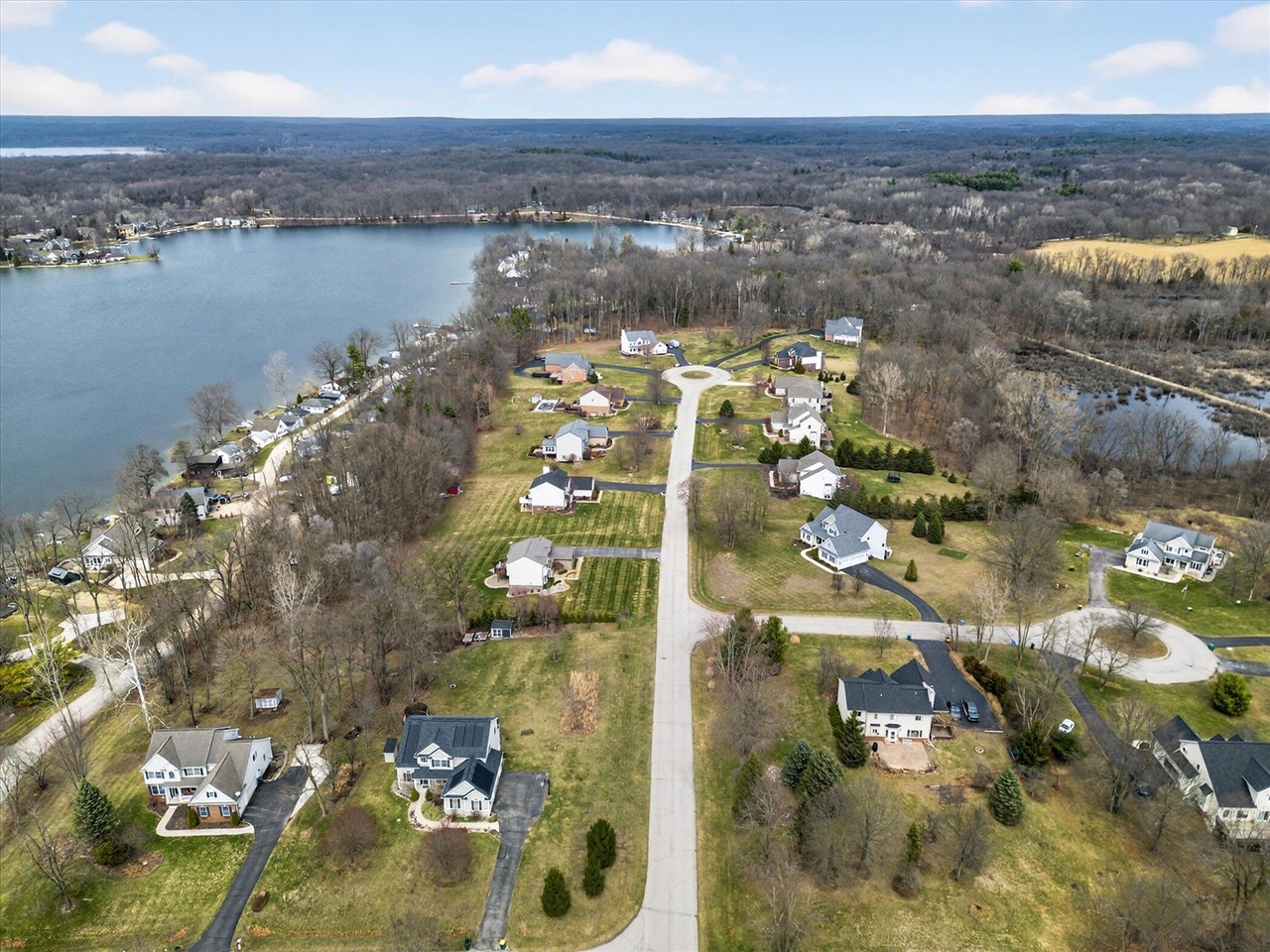 7233 N Lake Orchard Drive, Gregory, MI, 48137-9768