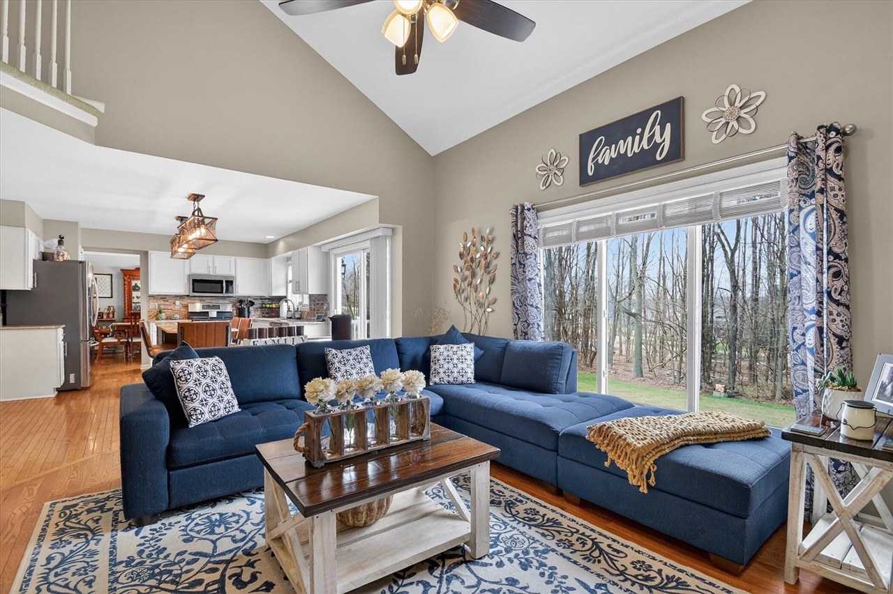 7233 N Lake Orchard Drive, Gregory, MI, 48137-9768