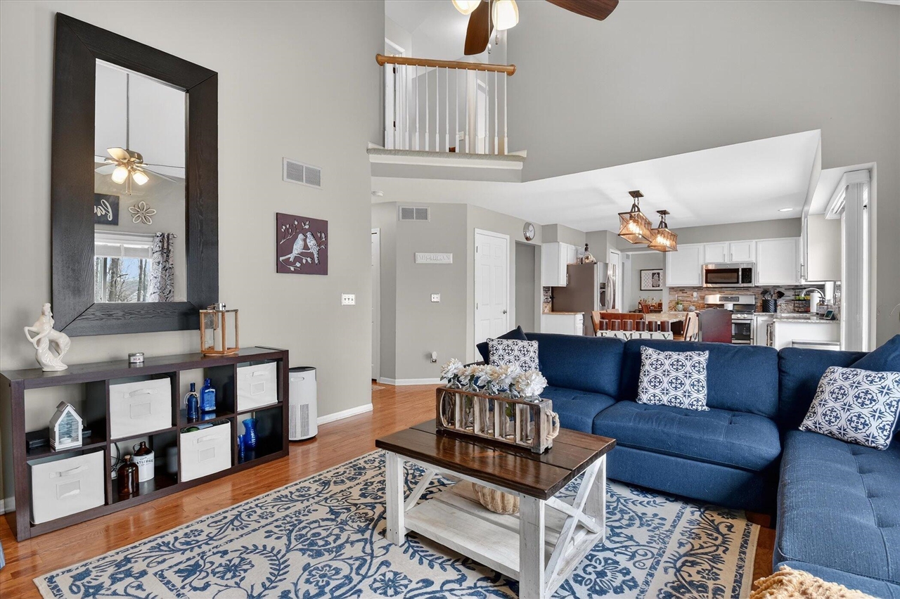 7233 N Lake Orchard Drive, Gregory, MI, 48137-9768