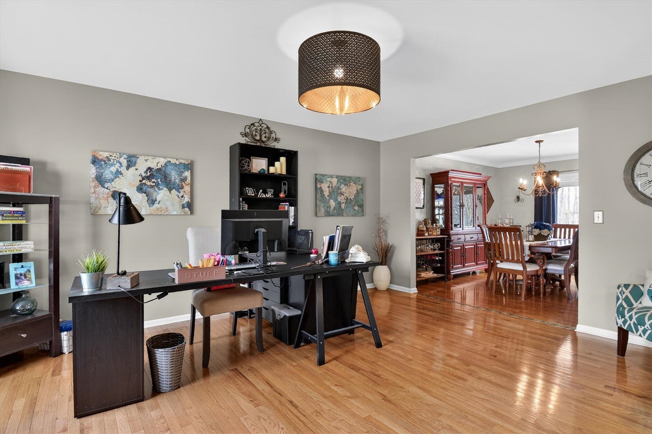 7233 N Lake Orchard Drive, Gregory, MI, 48137-9768