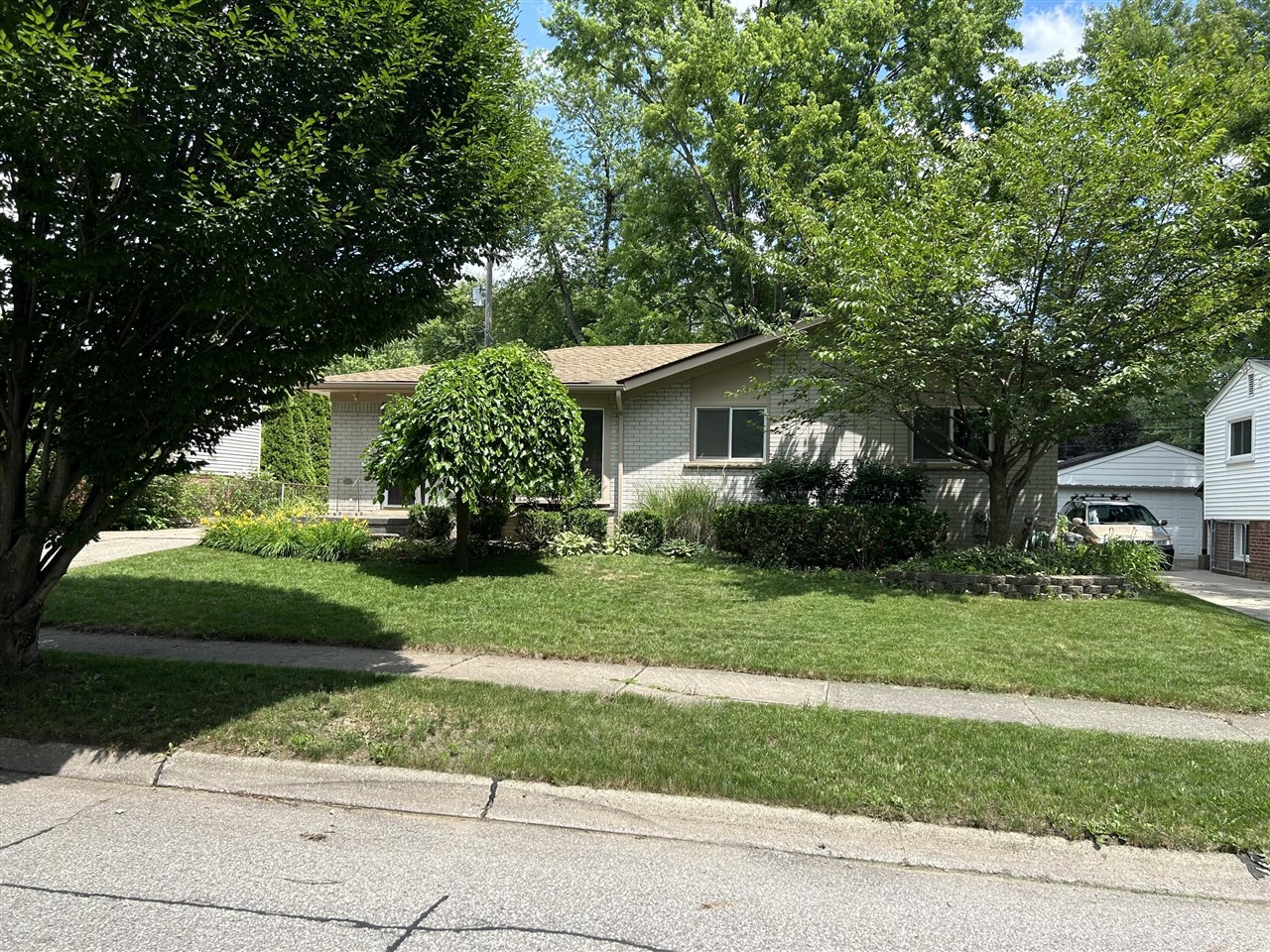 1354 Catalpa Drive, Rochester, MI, 48307-1502