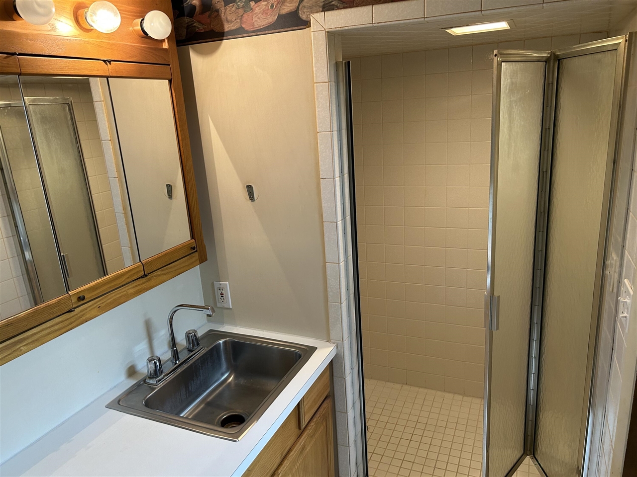 1354 Catalpa Drive, Rochester, MI, 48307-1502