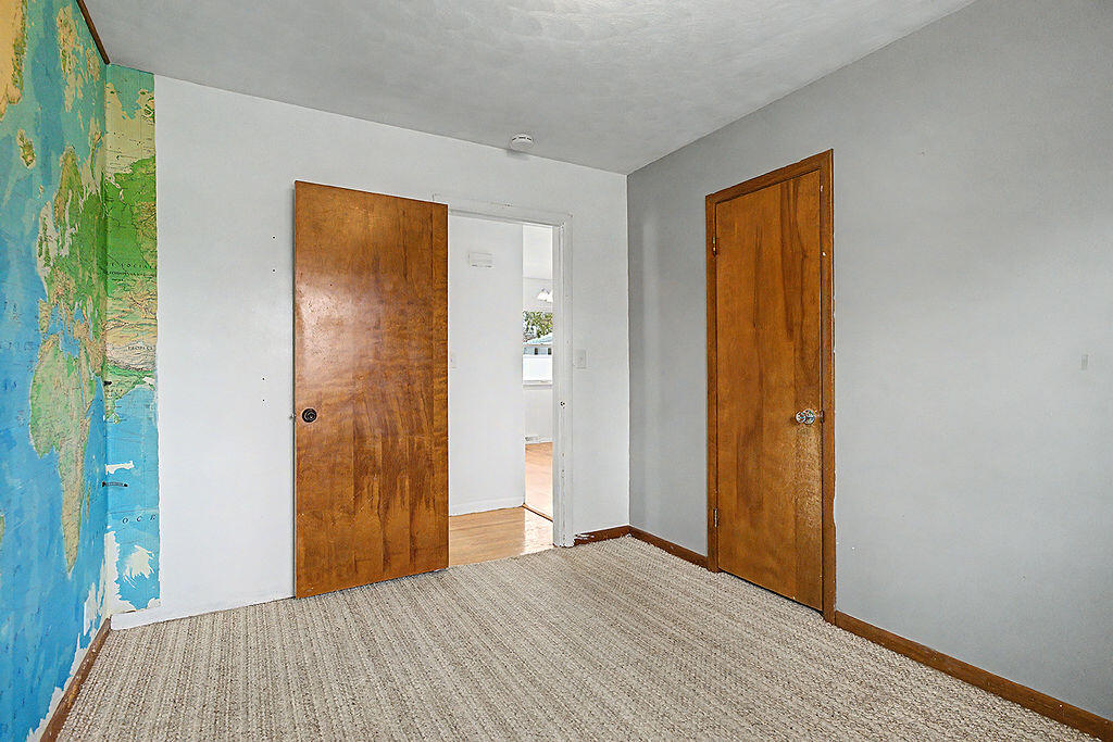 4284 Plymouth Avenue, Grand Rapids, MI, 49508-3755