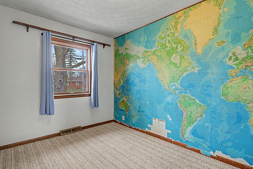 4284 Plymouth Avenue, Grand Rapids, MI, 49508-3755