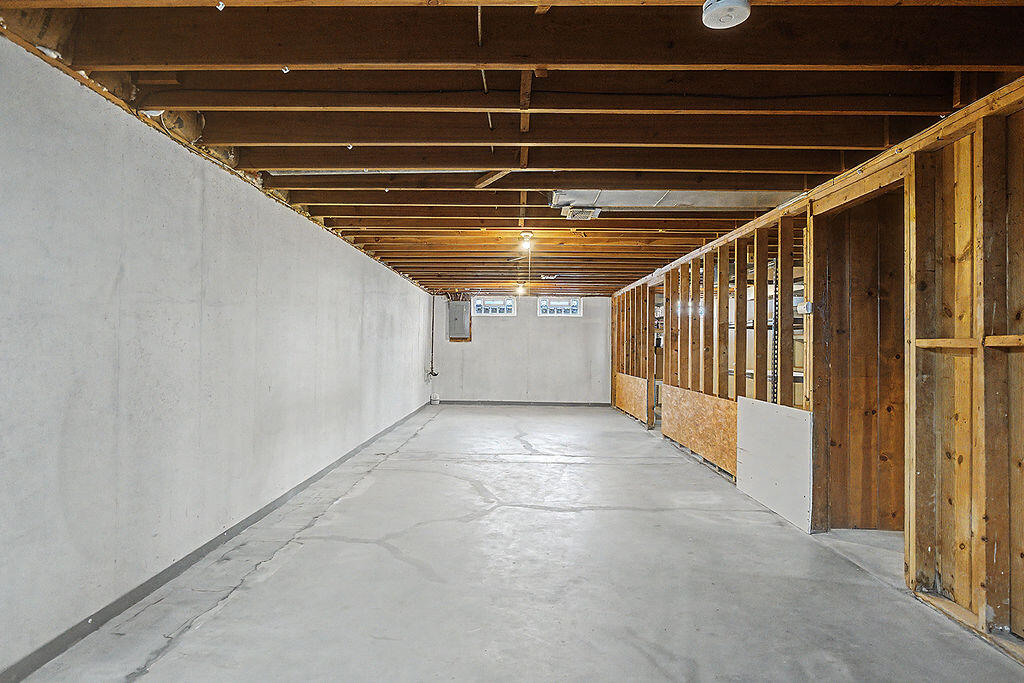 4284 Plymouth Avenue, Grand Rapids, MI, 49508-3755