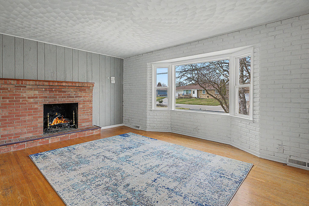 4284 Plymouth Avenue, Grand Rapids, MI, 49508-3755