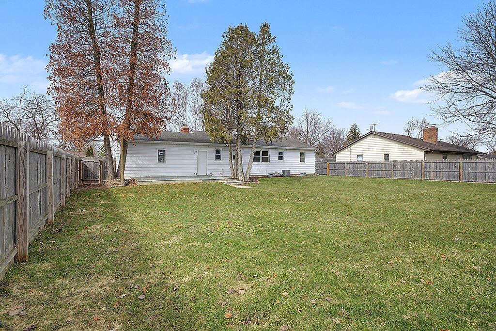 4284 Plymouth Avenue, Grand Rapids, MI, 49508-3755