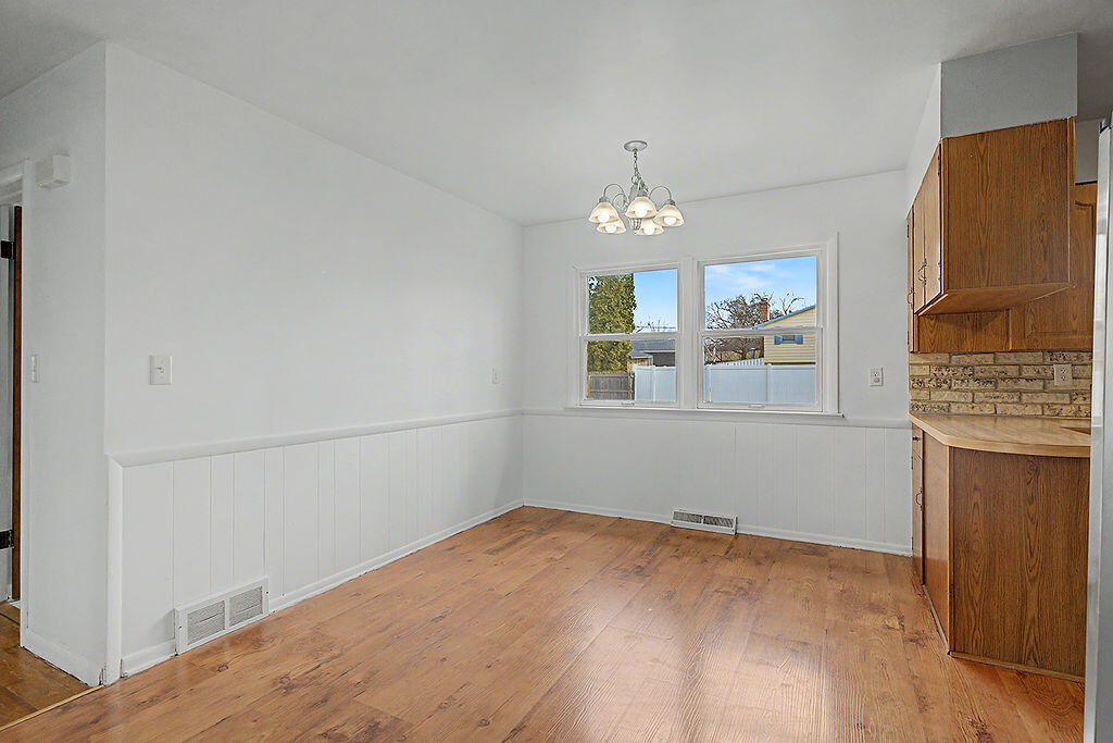 4284 Plymouth Avenue, Grand Rapids, MI, 49508-3755