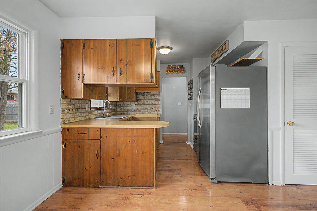 4284 Plymouth Avenue, Grand Rapids, MI, 49508-3755