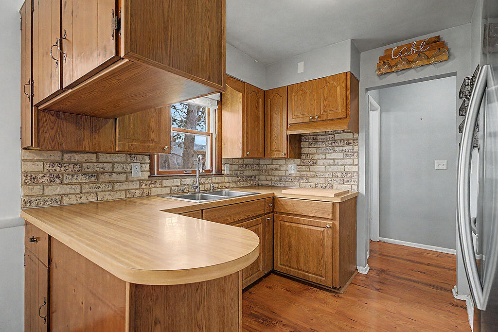 4284 Plymouth Avenue, Grand Rapids, MI, 49508-3755