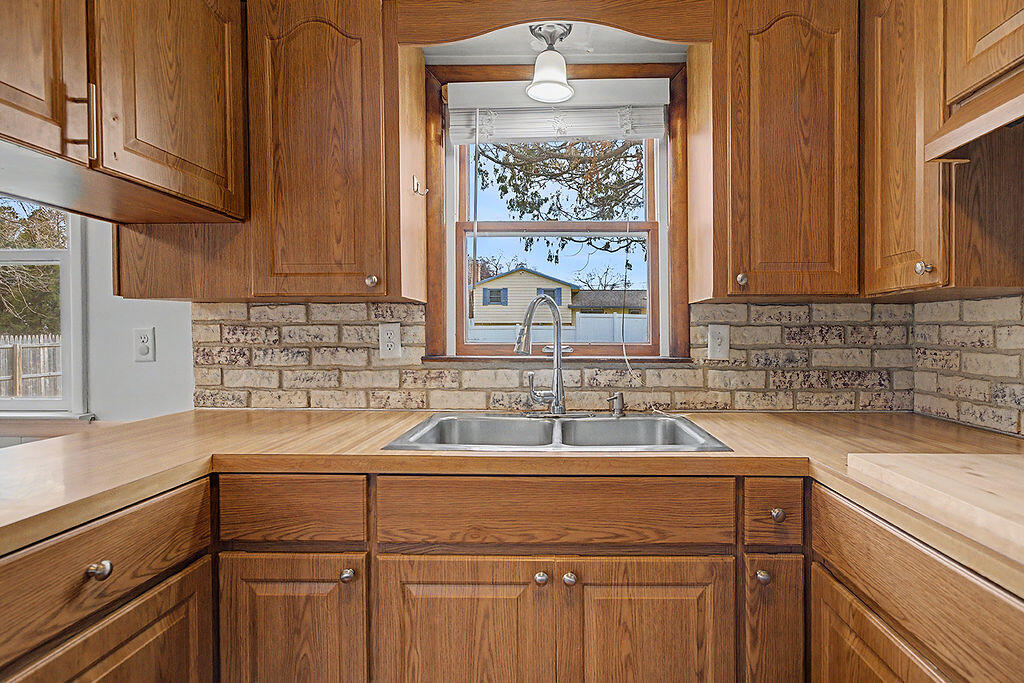 4284 Plymouth Avenue, Grand Rapids, MI, 49508-3755