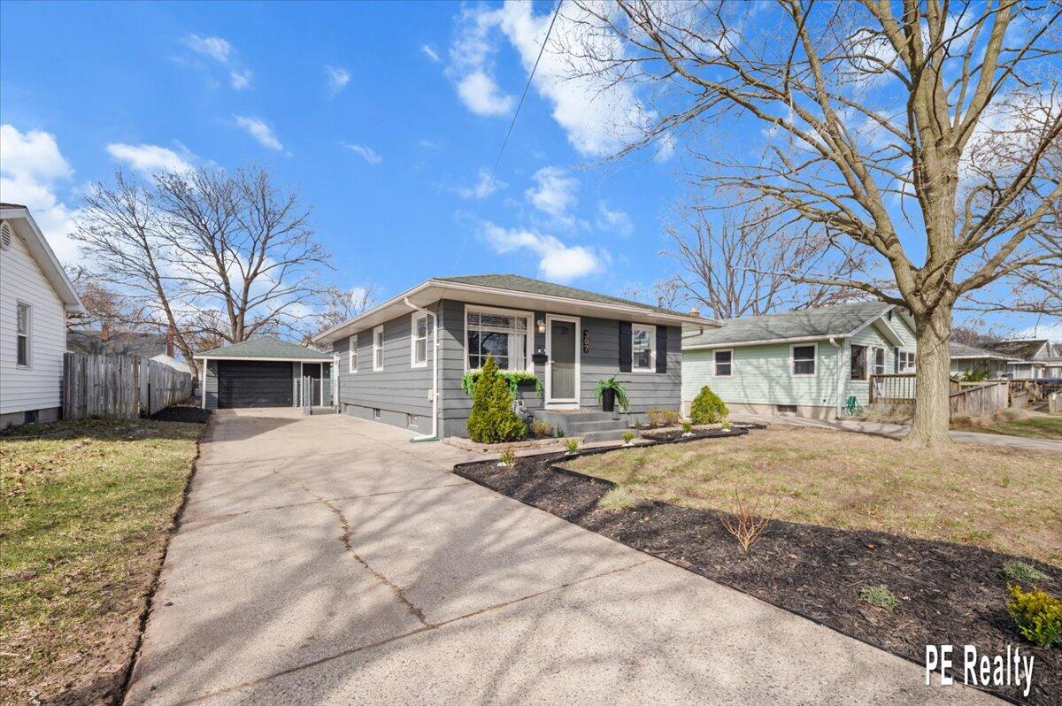 767 Navahoe Street, Detroit, MI, 48215 2940