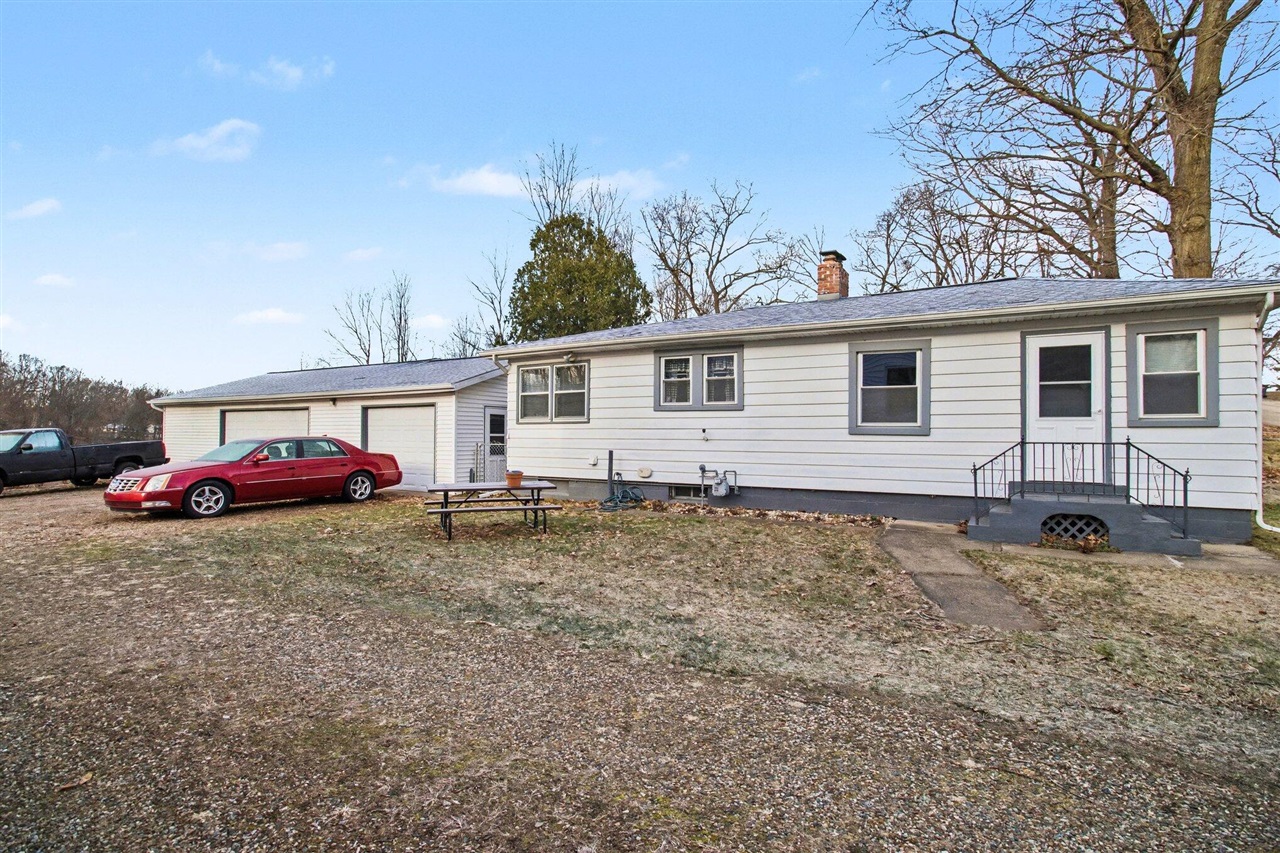 256 St Marys Lake, Battle Creek, MI, 49017-9710