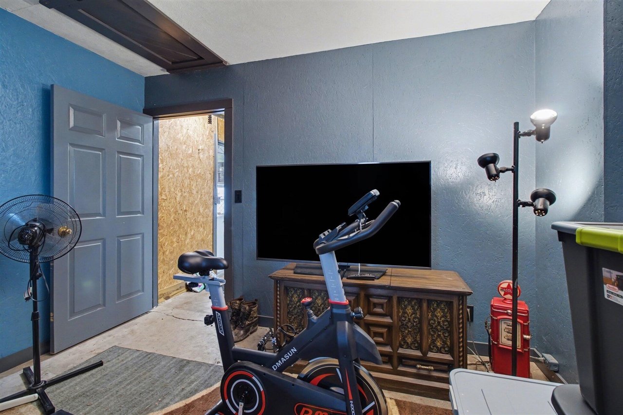 256 St Marys Lake, Battle Creek, MI, 49017-9710