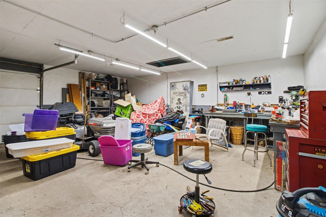 256 St Marys Lake, Battle Creek, MI, 49017-9710