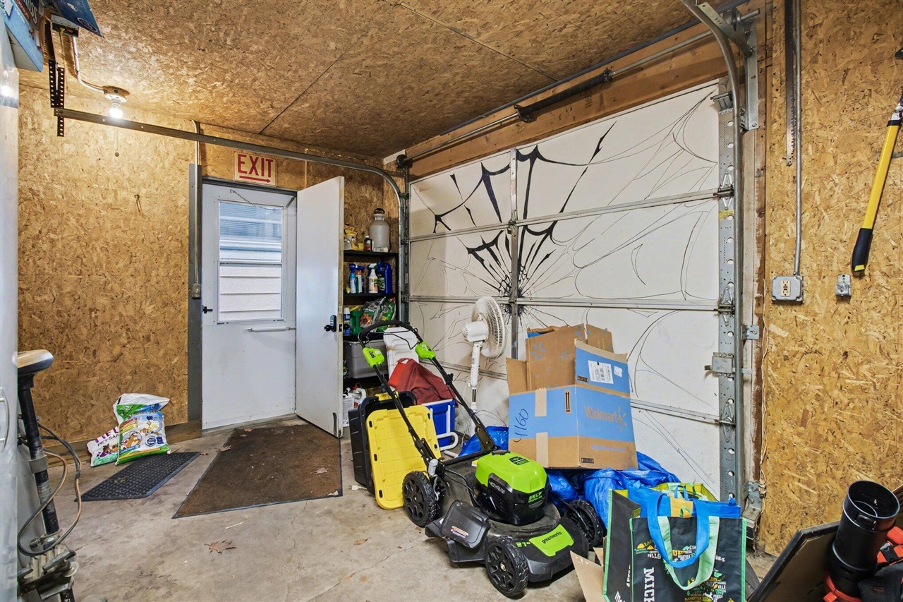 256 St Marys Lake, Battle Creek, MI, 49017-9710