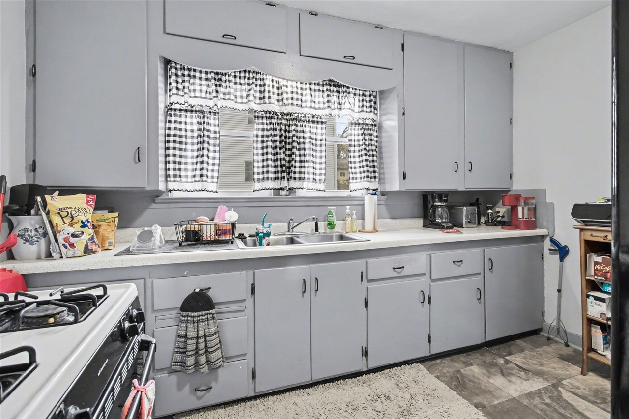 256 St Marys Lake, Battle Creek, MI, 49017-9710