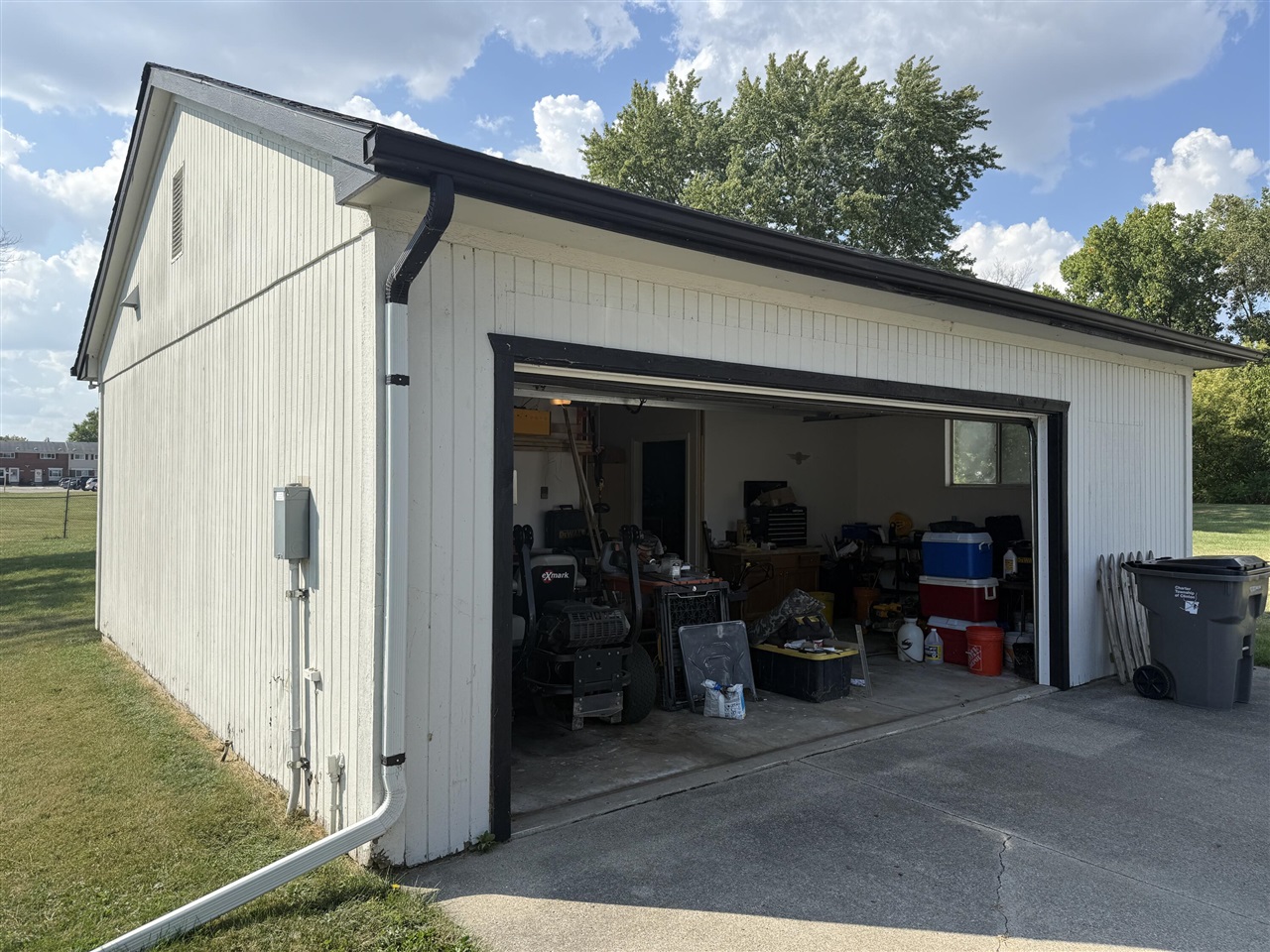 23880 Shook Road, Clinton Township, MI, 48035-3230