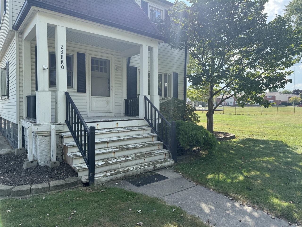 23880 Shook Road, Clinton Township, MI, 48035-3230