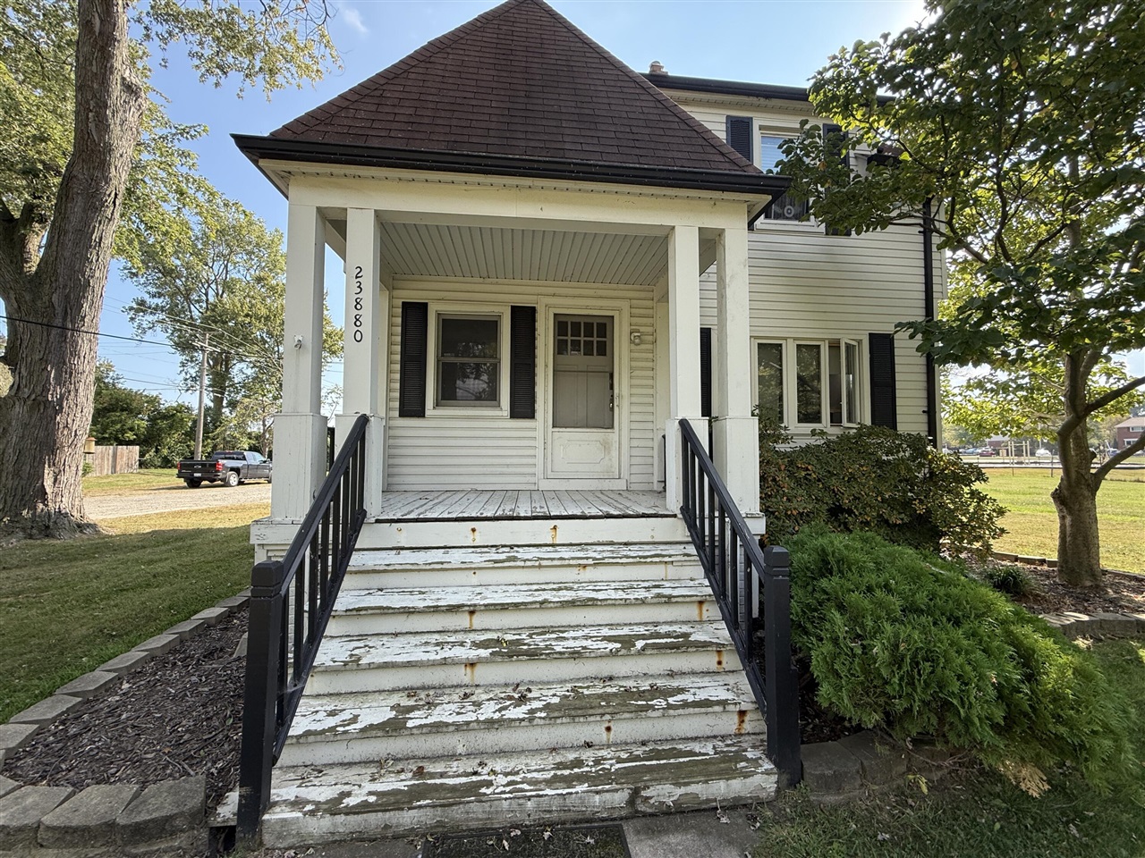 23880 Shook Road, Clinton Township, MI, 48035-3230