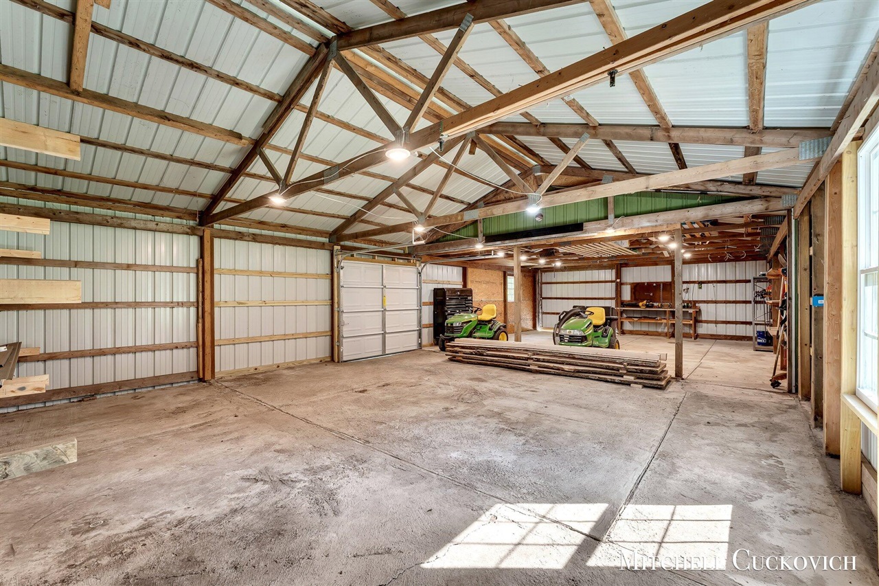 15415 Coalter Avenue, Kent City, MI, 49330-9090