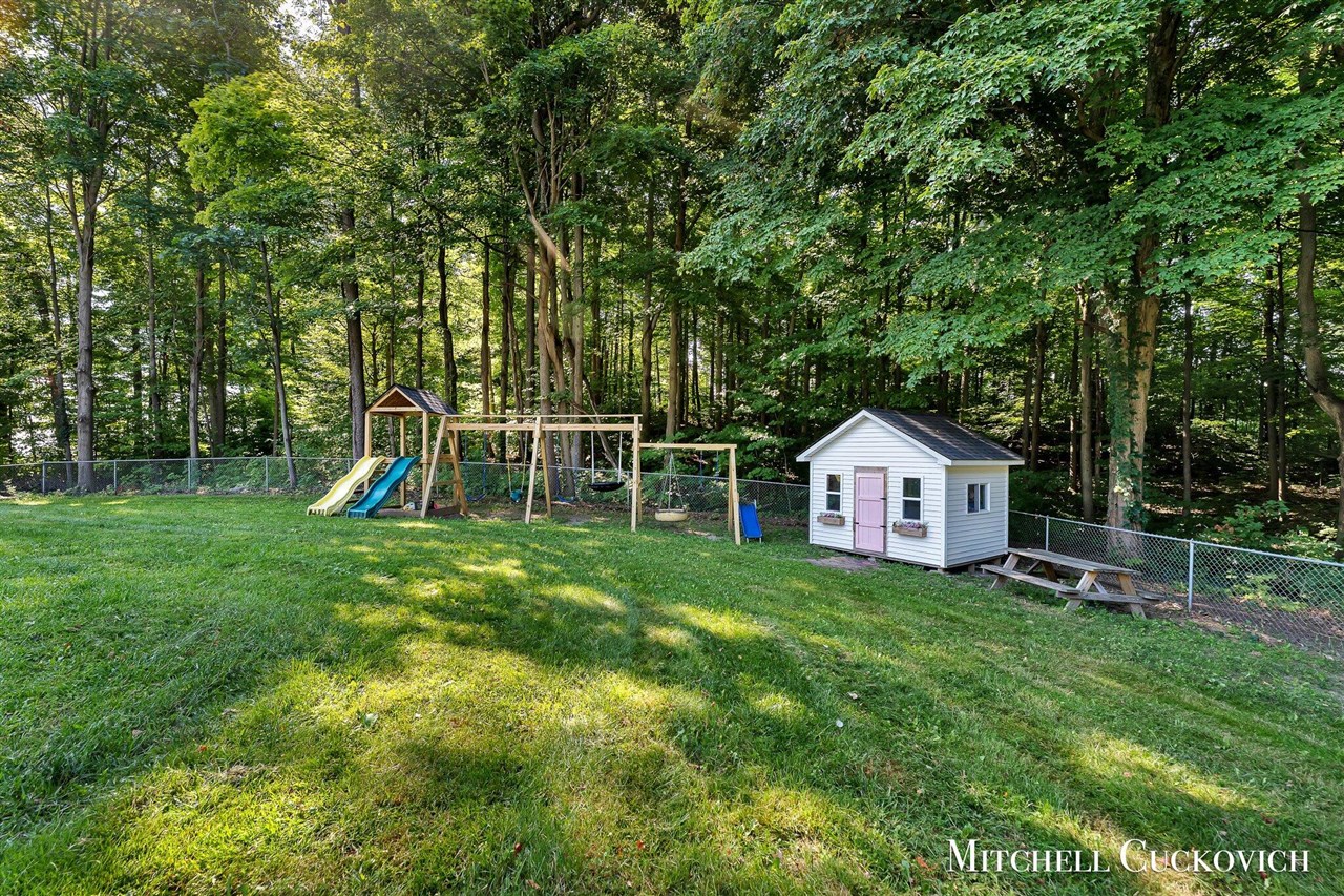 15415 Coalter Avenue, Kent City, MI, 49330-9090