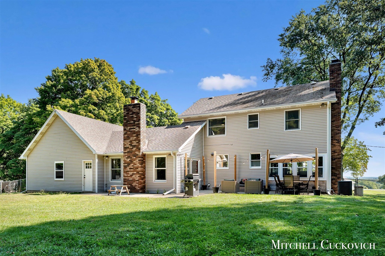 15415 Coalter Avenue, Kent City, MI, 49330-9090