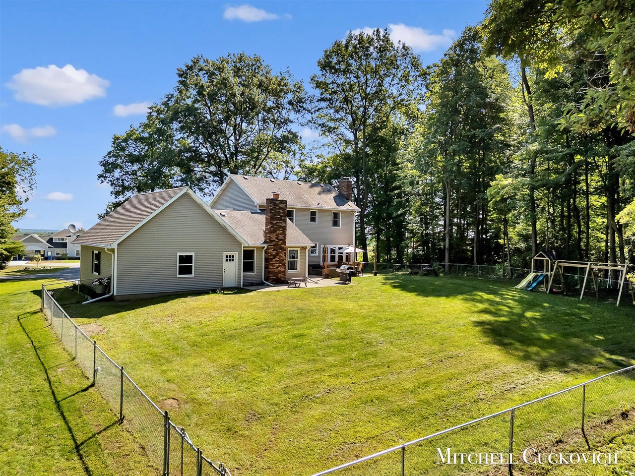 15415 Coalter Avenue, Kent City, MI, 49330-9090