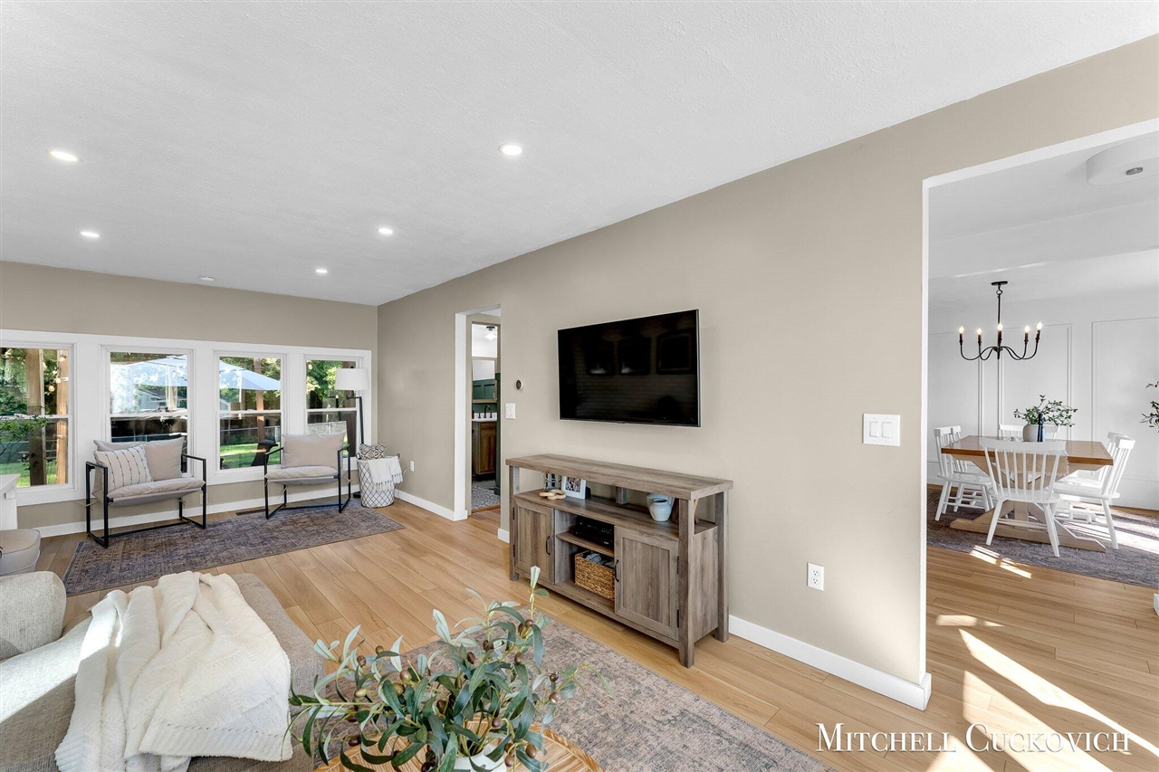 15415 Coalter Avenue, Kent City, MI, 49330-9090