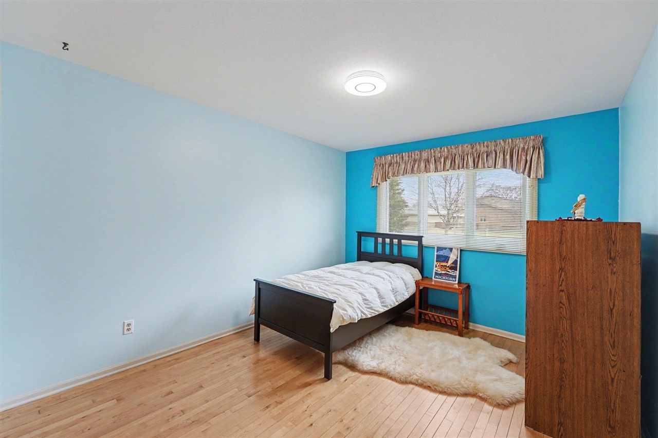 12301 Pinecrest Dr, Plymouth, MI, 48170-3060