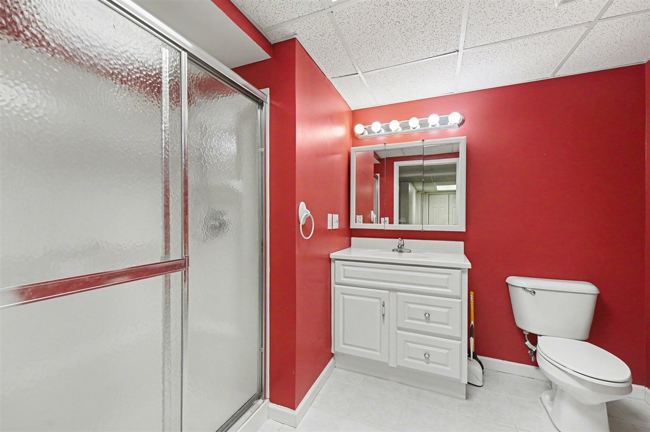 12301 Pinecrest Dr, Plymouth, MI, 48170-3060