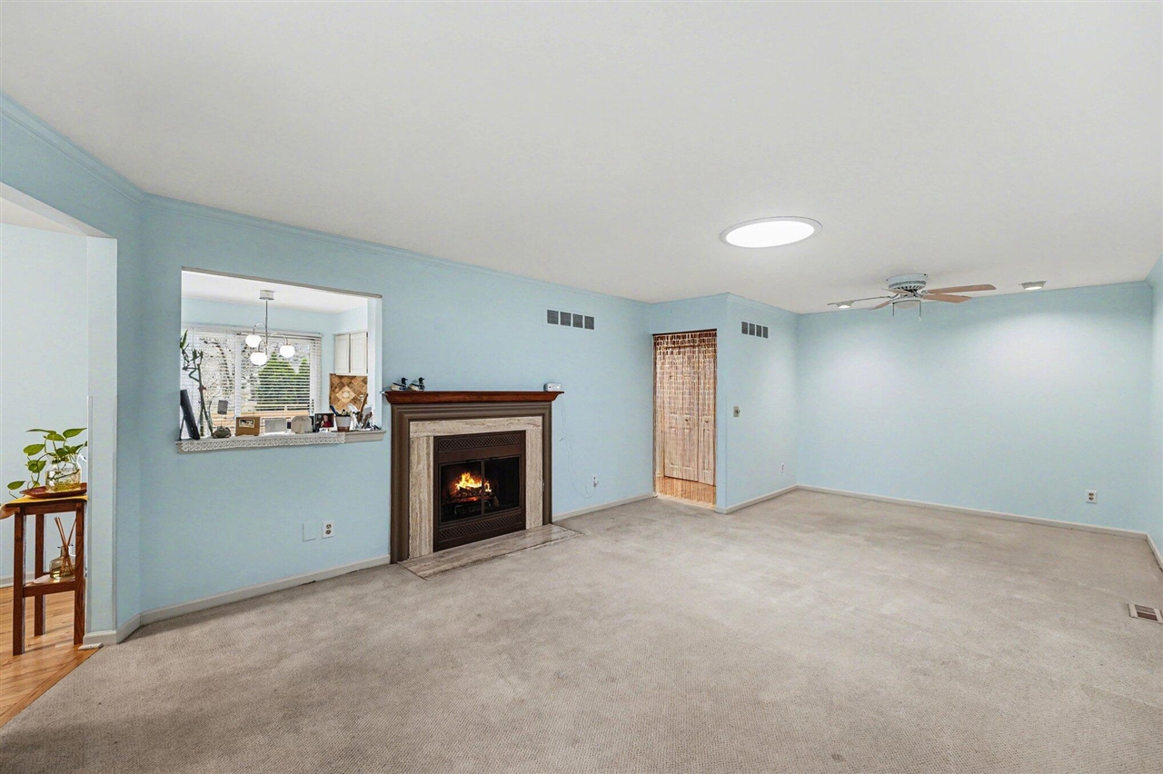 12301 Pinecrest Dr, Plymouth, MI, 48170-3060